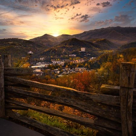 Hidden Creek, Pool Table, Hot Tub, 1089 Free Tickets Each Paid Day, Dollywood And More Гатлінбург Екстер'єр фото