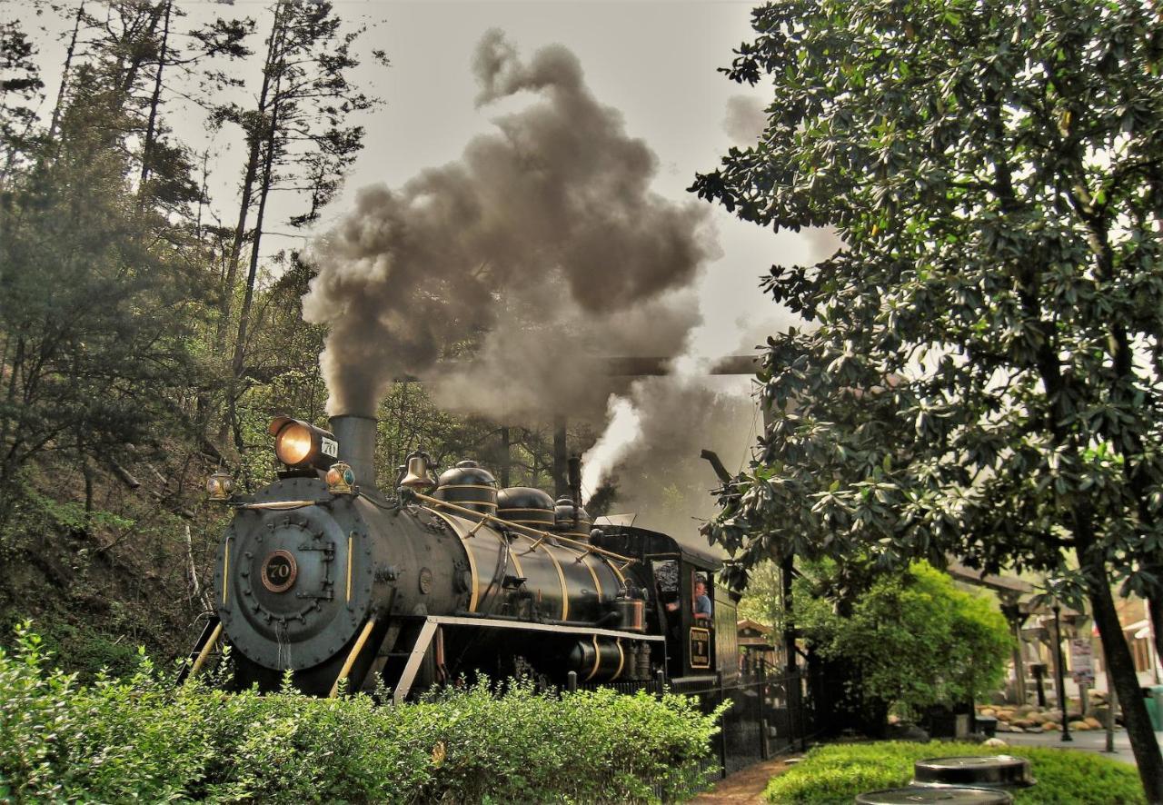 Hidden Creek, Pool Table, Hot Tub, 1089 Free Tickets Each Paid Day, Dollywood And More Гатлінбург Екстер'єр фото