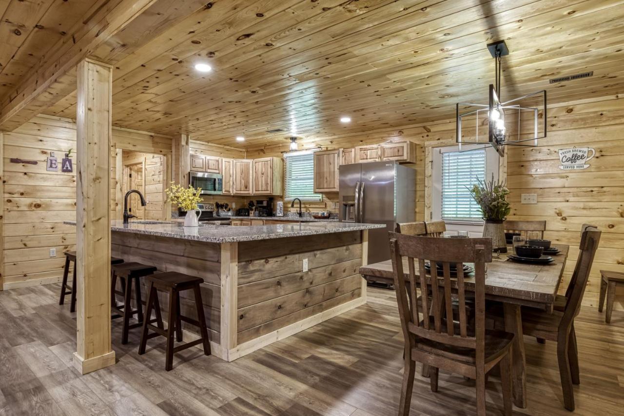 Hidden Creek, Pool Table, Hot Tub, 1089 Free Tickets Each Paid Day, Dollywood And More Гатлінбург Екстер'єр фото